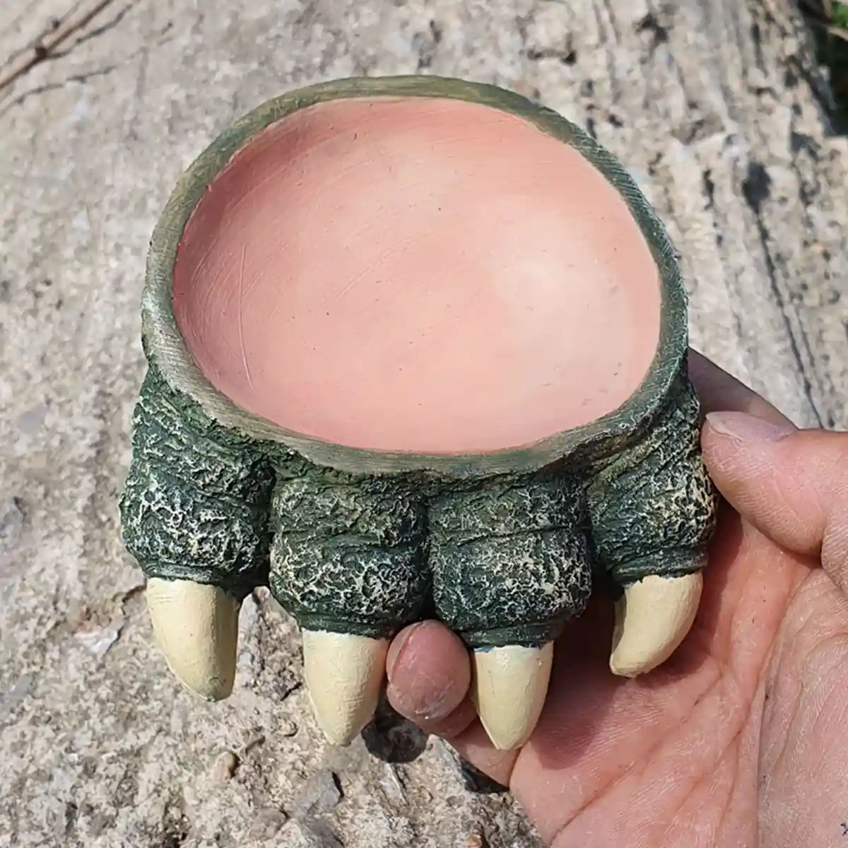 Dinosaur Claw Reptile Water Dish - Image 10