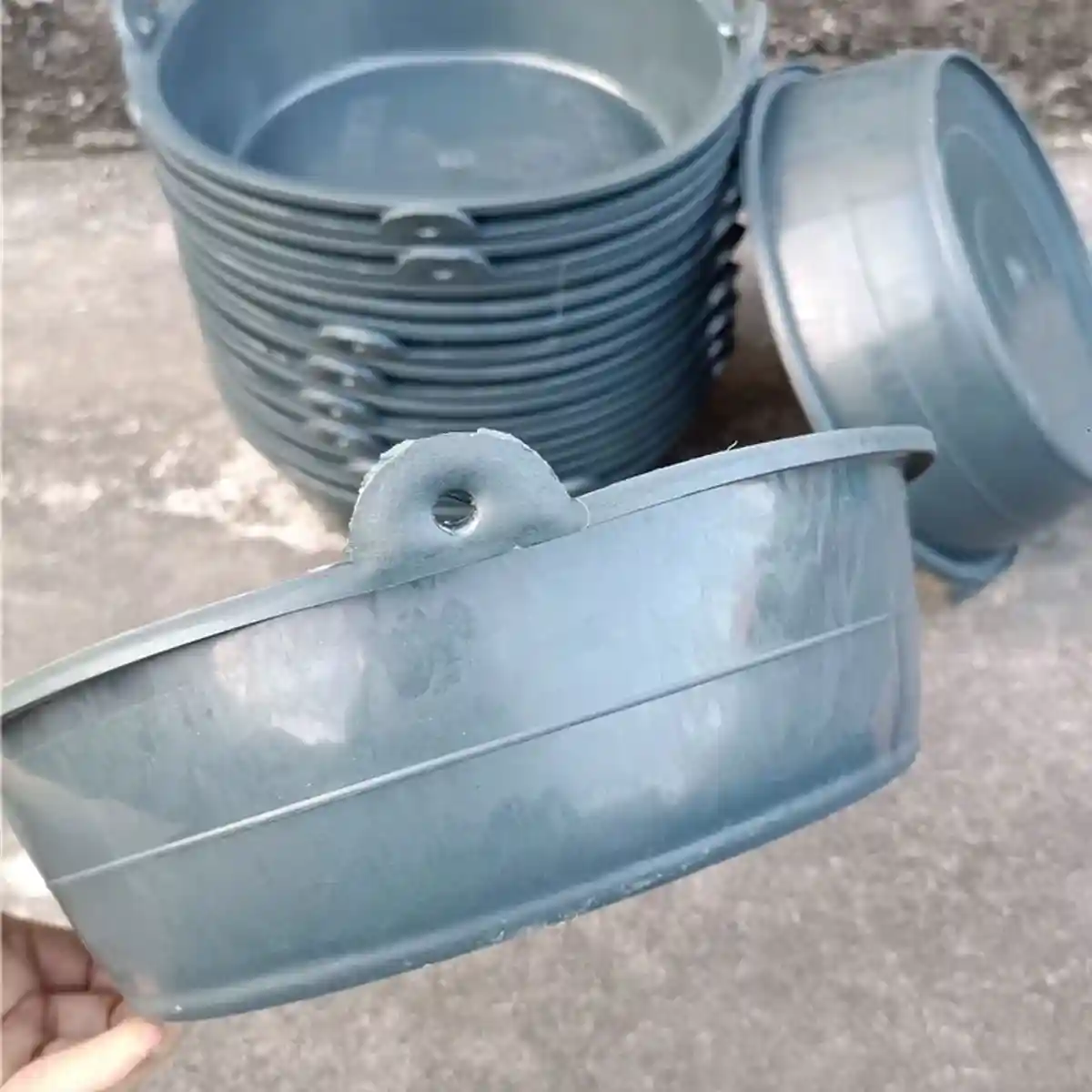 Heavy-Duty Rubber Farming Trough Basin 6PCS Set - Image 11