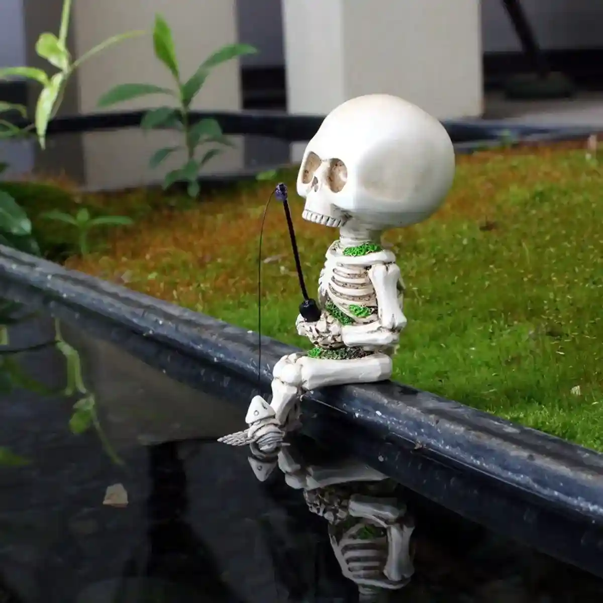 Skull Fishing Resin Ornament - Image 10