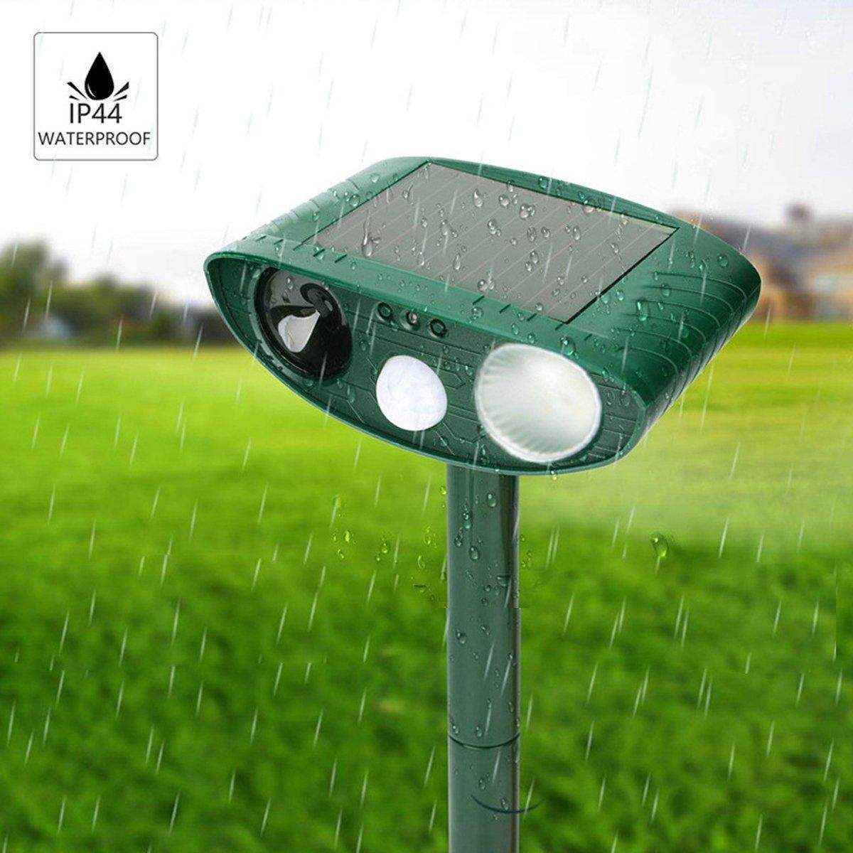 Outdoor Solar Ultrasonic Animal Repellent Rat Bird Infrared Flash Repellent - Image 4
