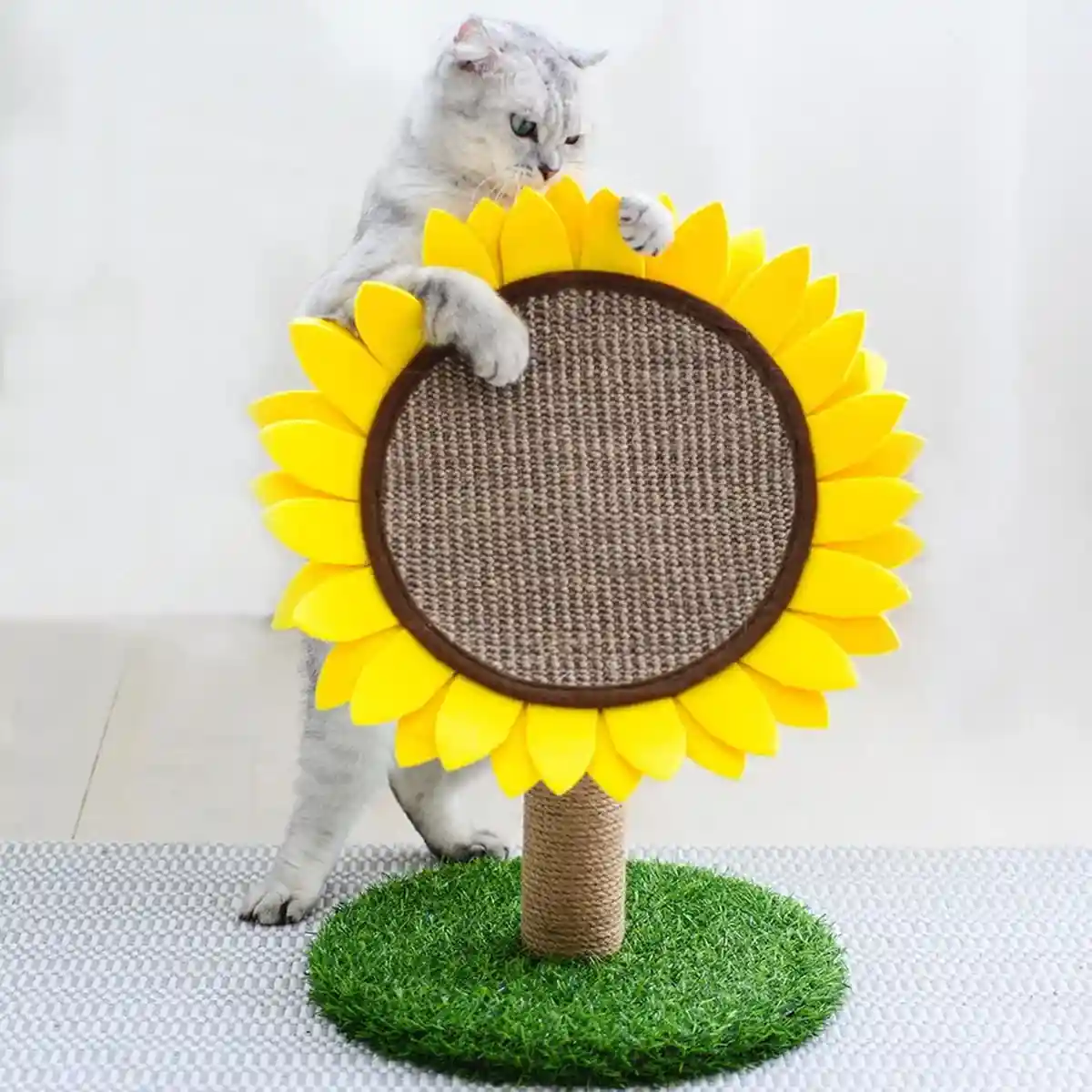 Sunflower Cat Scratching Post Decorative Sisal Climbing Rack - Image 3