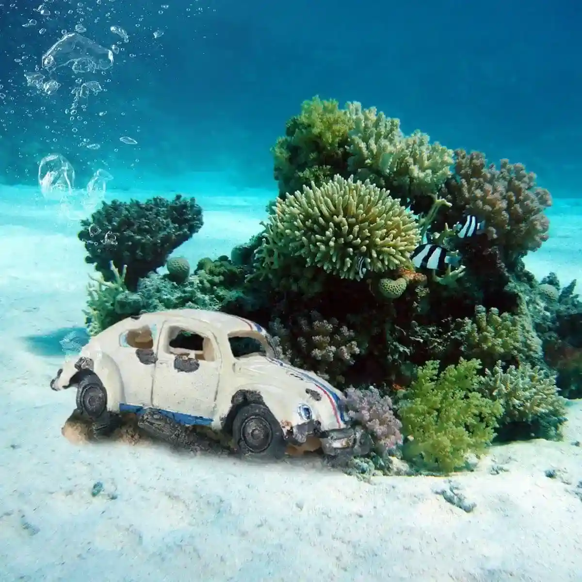 Resin Wrecked Car Aquarium Decoration with Air Bubbler Feature - Image 3